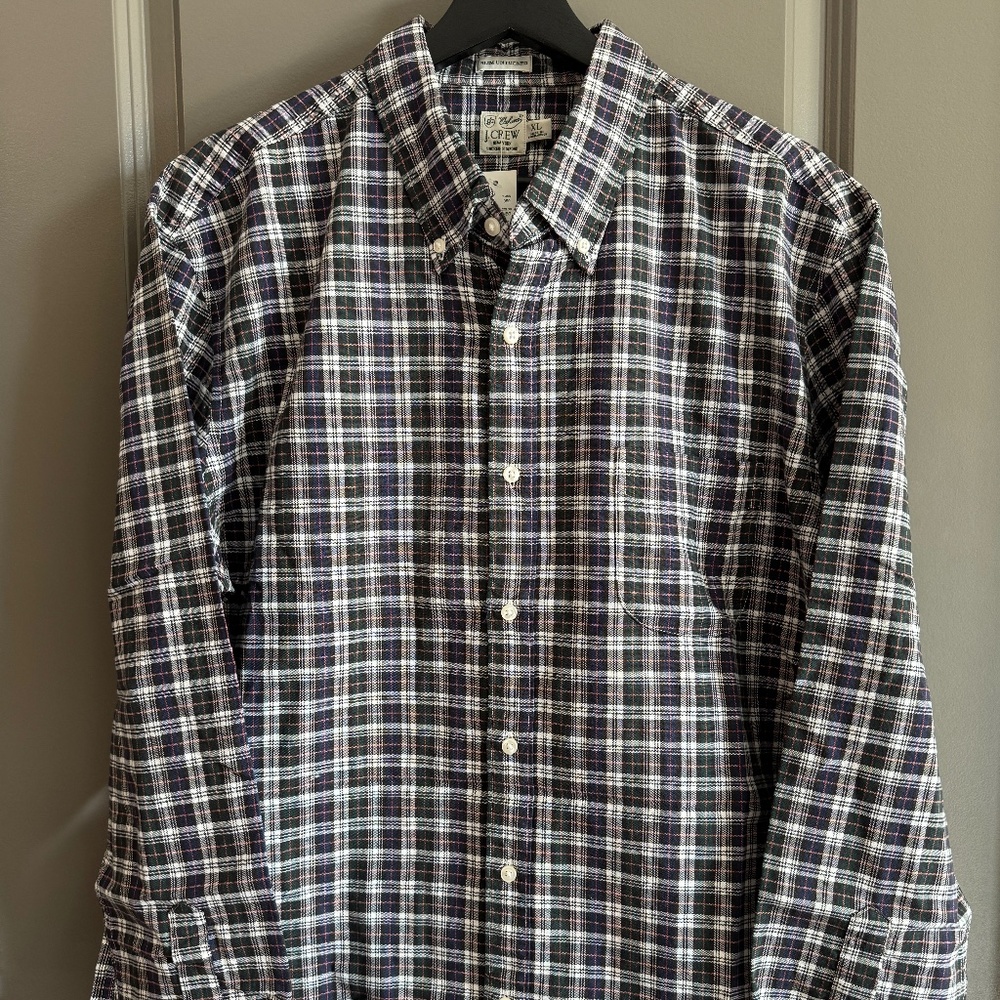 J. Crew Broken In Oxford Buttondown Shirt - NEW WITH TAGS 🔥